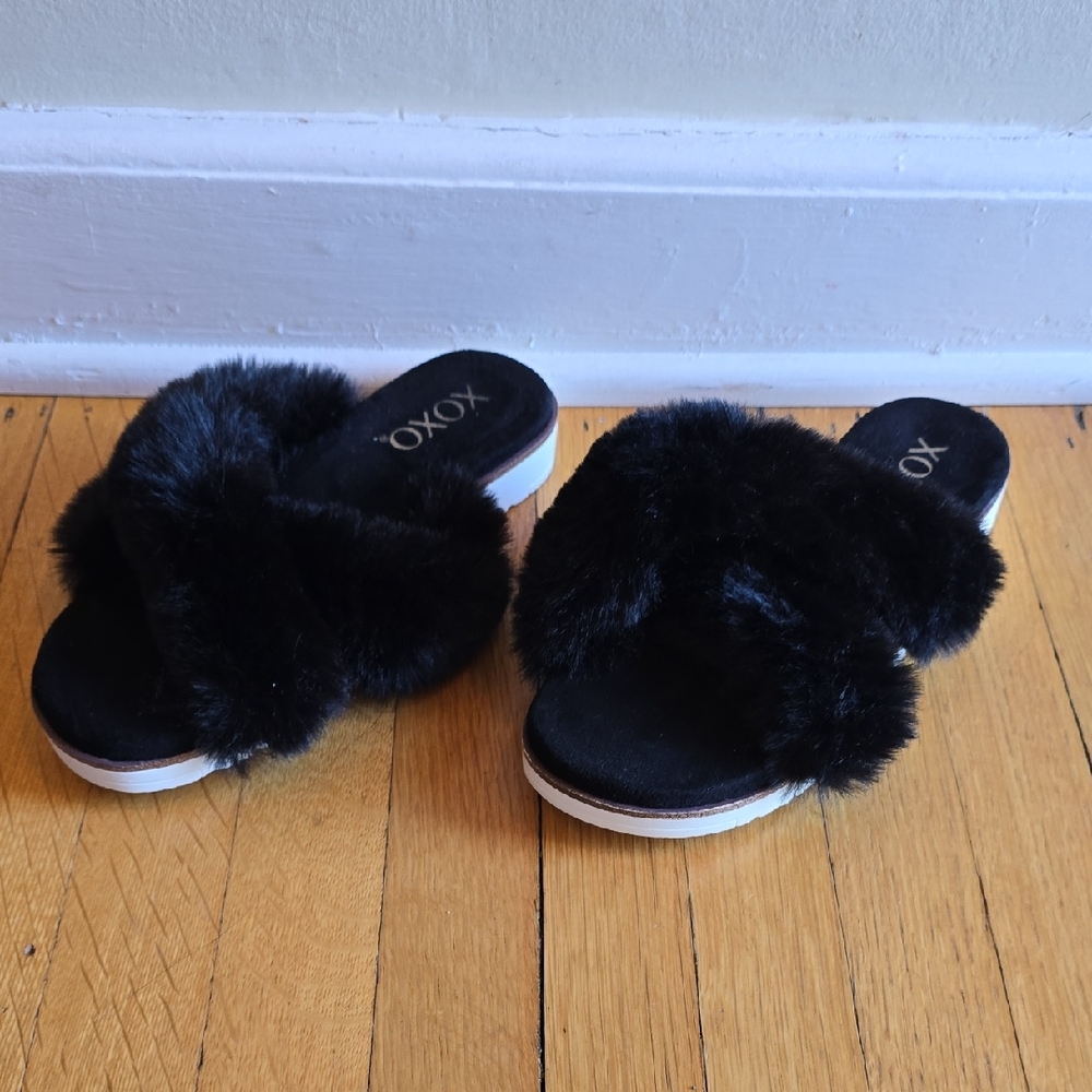 XOXO, Faux Fur Criss-Cross Slipper Slides, Black, EUC, Women's 6.5